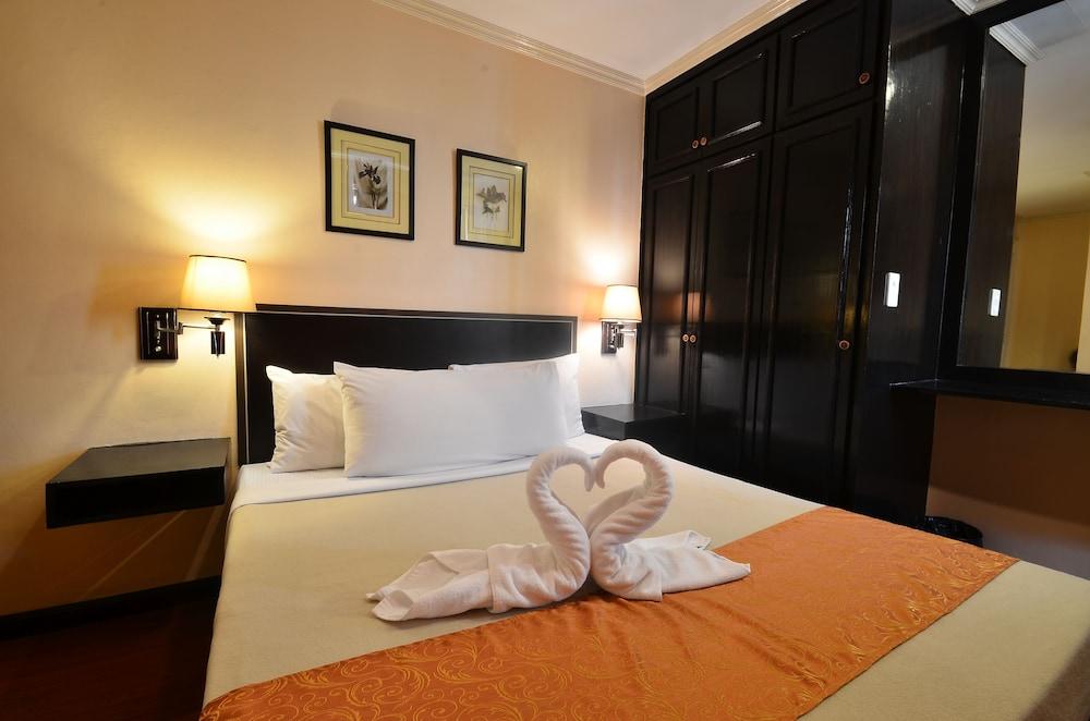 Fernandina 88 Suites Hotel كويزون سيتي المظهر الخارجي الصورة