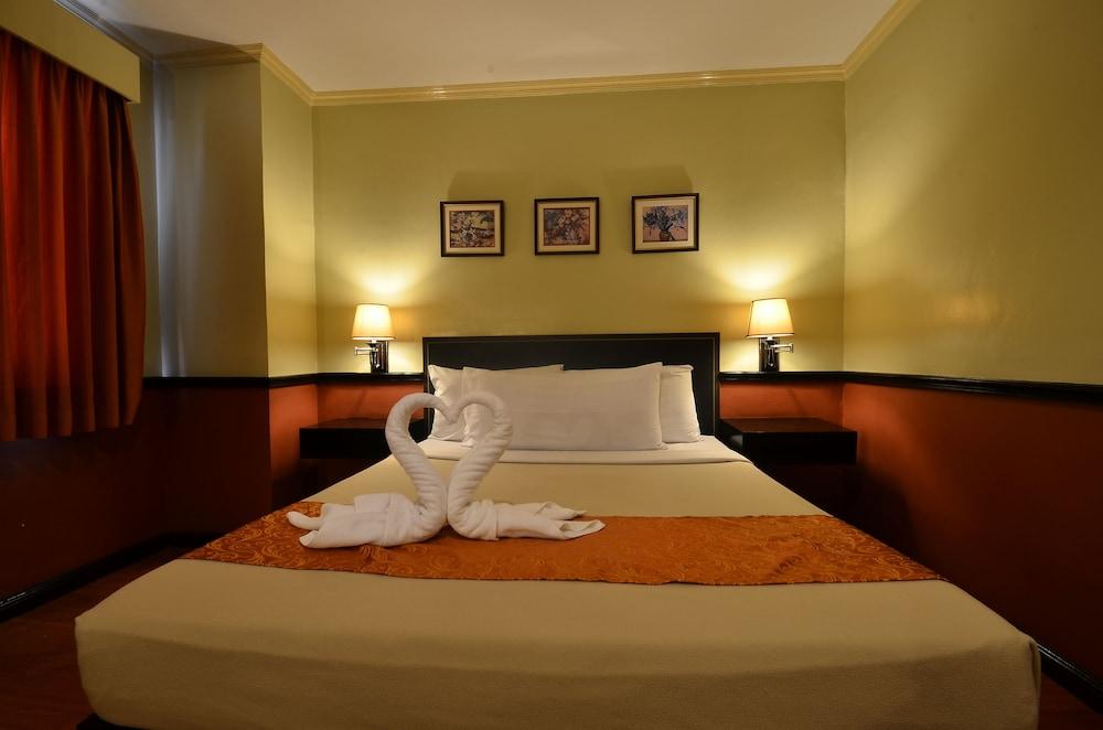 Fernandina 88 Suites Hotel كويزون سيتي المظهر الخارجي الصورة