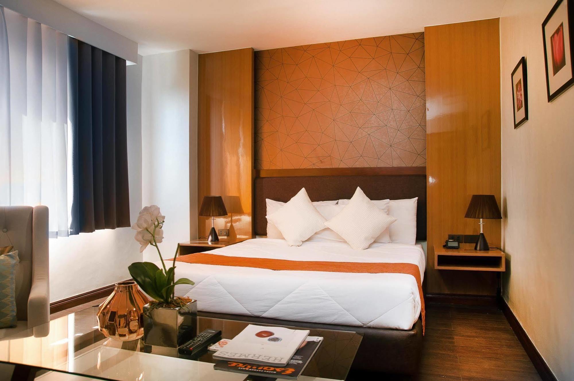 Fernandina 88 Suites Hotel كويزون سيتي المظهر الخارجي الصورة