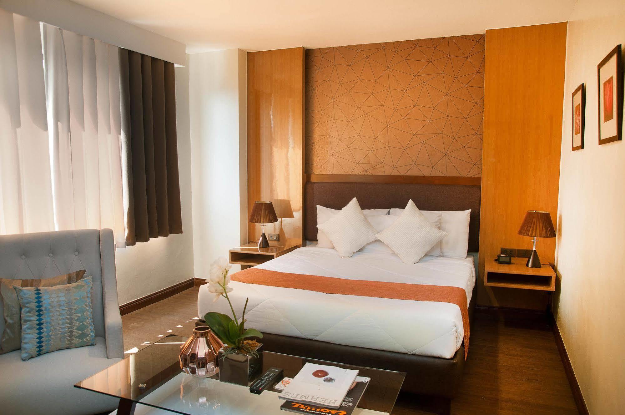 Fernandina 88 Suites Hotel كويزون سيتي المظهر الخارجي الصورة