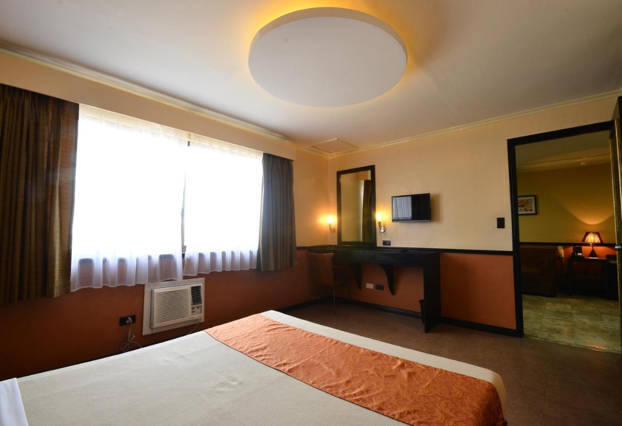 Fernandina 88 Suites Hotel كويزون سيتي المظهر الخارجي الصورة